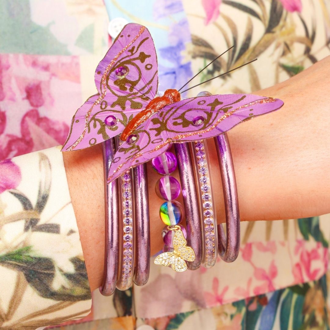 Lila Mariposa Charm Bracelet: Delicate Butterfly & Lilac Hues